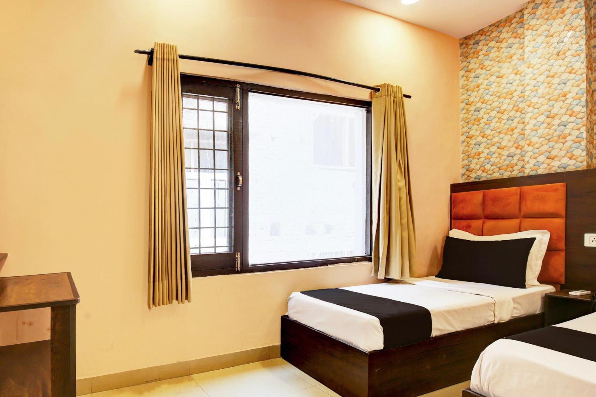 Hotel O Pink Residency Amritsar Bagian luar foto