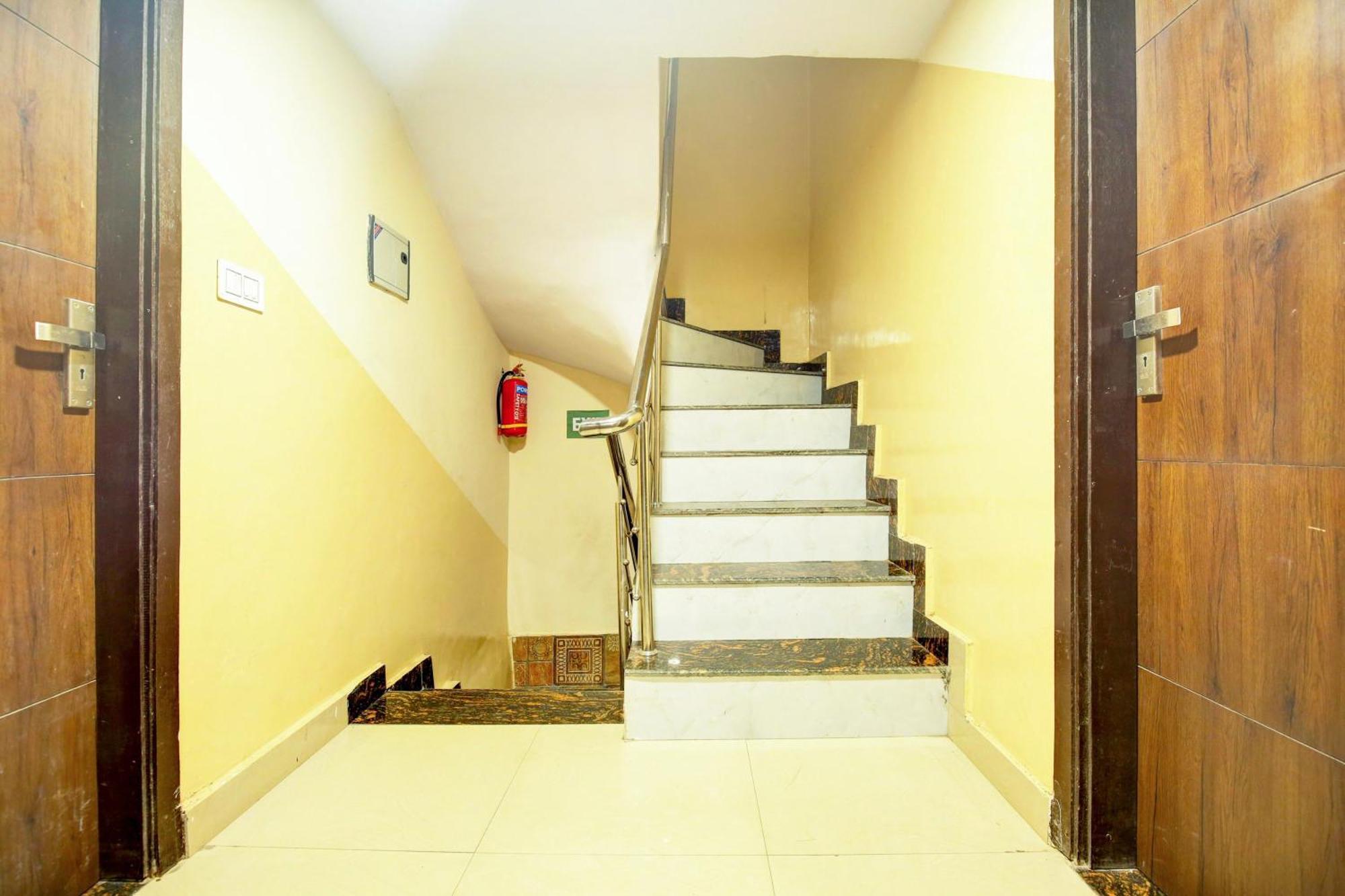 Hotel O Pink Residency Amritsar Bagian luar foto